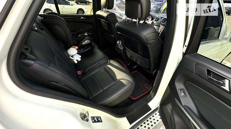 Внедорожник / Кроссовер Mercedes-Benz M-Class 2010 в Киеве