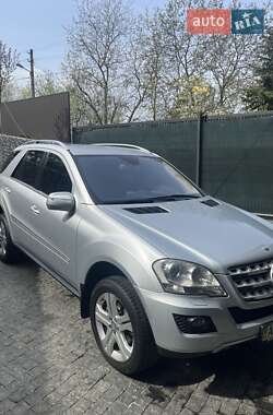 Mercedes-Benz M-Class 2009 Mercedes-Benz M-Class 2009