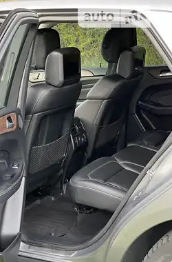 Mercedes-Benz M-Class 2012