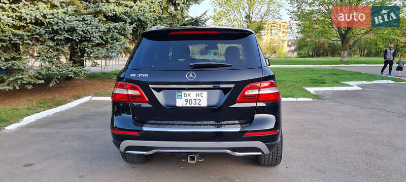 Внедорожник / Кроссовер Mercedes-Benz M-Class 2014 в Ровно