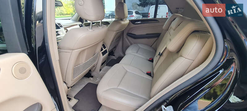 Внедорожник / Кроссовер Mercedes-Benz M-Class 2014 в Ровно