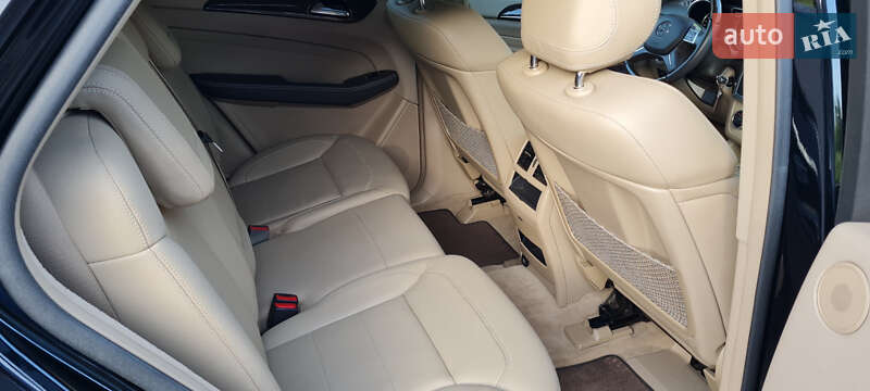 Внедорожник / Кроссовер Mercedes-Benz M-Class 2014 в Ровно