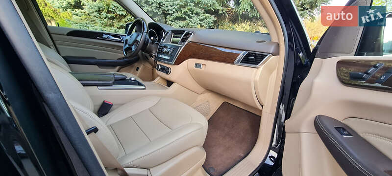 Внедорожник / Кроссовер Mercedes-Benz M-Class 2014 в Ровно