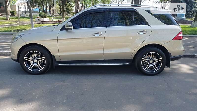 Позашляховик / Кросовер Mercedes-Benz M-Class 2013 в Подільську