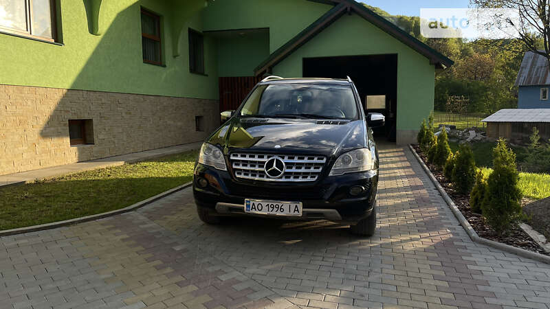 Внедорожник / Кроссовер Mercedes-Benz M-Class 2008 в Ганичах