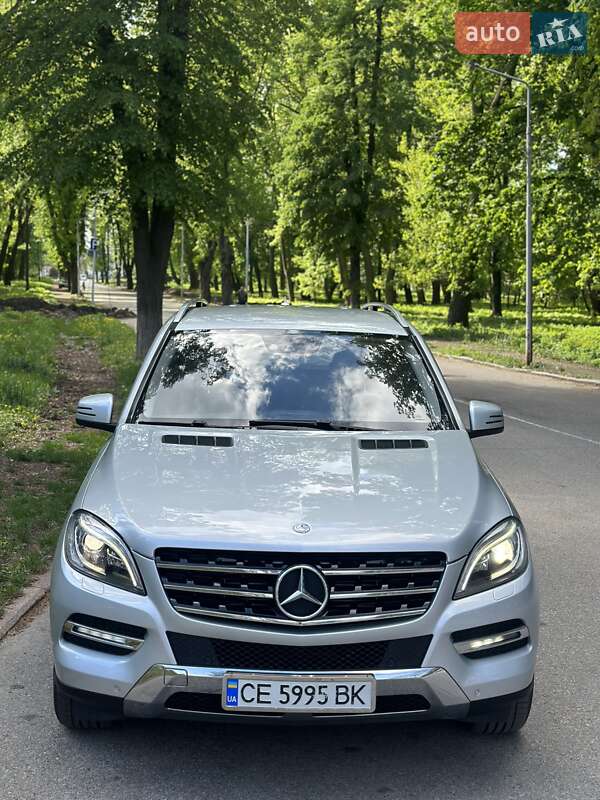 Внедорожник / Кроссовер Mercedes-Benz M-Class 2013 в Черновцах
