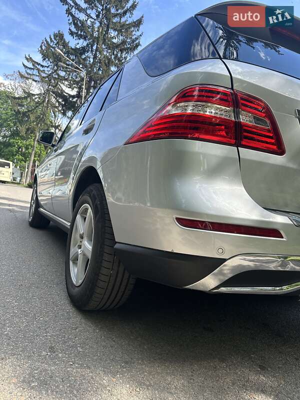 Внедорожник / Кроссовер Mercedes-Benz M-Class 2013 в Черновцах