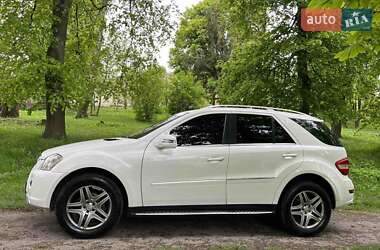 Mercedes-Benz M-Class 2011 Mercedes-Benz M-Class 2011