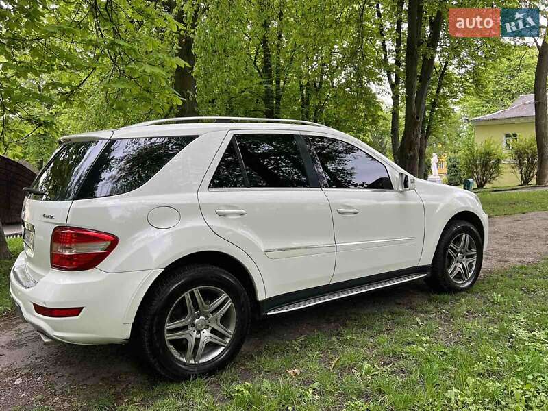 Внедорожник / Кроссовер Mercedes-Benz M-Class 2011 в Кременце