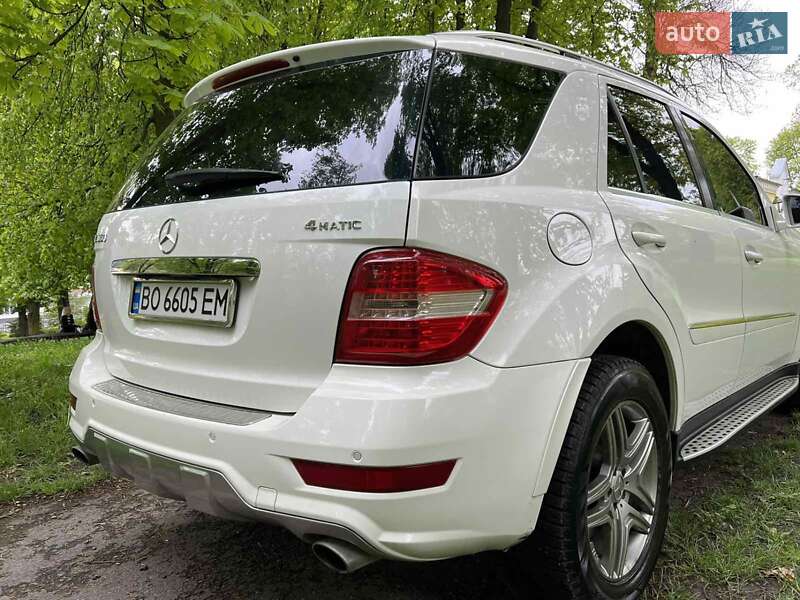 Внедорожник / Кроссовер Mercedes-Benz M-Class 2011 в Кременце