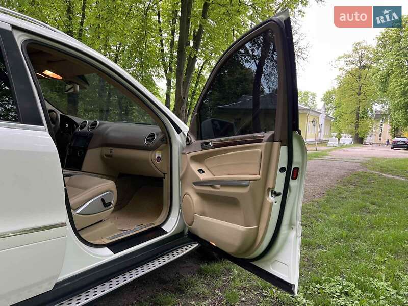 Внедорожник / Кроссовер Mercedes-Benz M-Class 2011 в Кременце