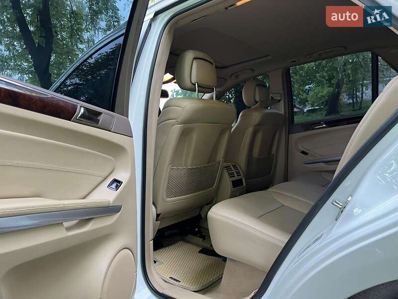 Внедорожник / Кроссовер Mercedes-Benz M-Class 2011 в Кременце