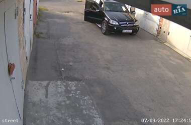 Внедорожник / Кроссовер Mercedes-Benz M-Class 2003 в 