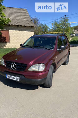 Внедорожник / Кроссовер Mercedes-Benz M-Class 1998 в Балте