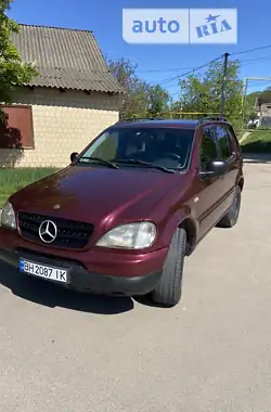 Mercedes-Benz M-Class 1998