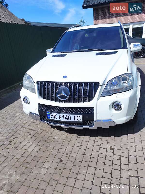 Внедорожник / Кроссовер Mercedes-Benz M-Class 2008 в Нововолынске