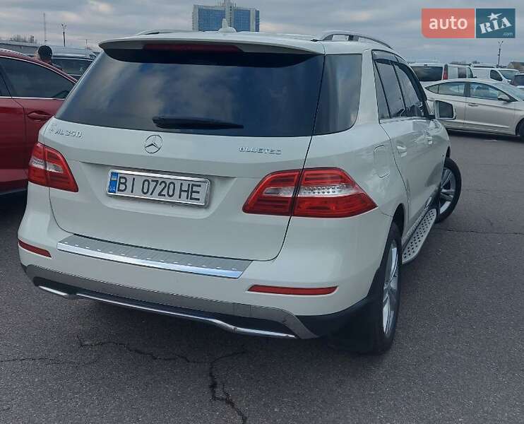 Внедорожник / Кроссовер Mercedes-Benz M-Class 2011 в Киеве