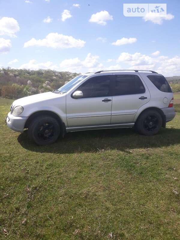 Внедорожник / Кроссовер Mercedes-Benz M-Class 2003 в Герце фото 12 Внедорожник / Кроссовер Mercedes-Benz M-Class 2003 в Герце