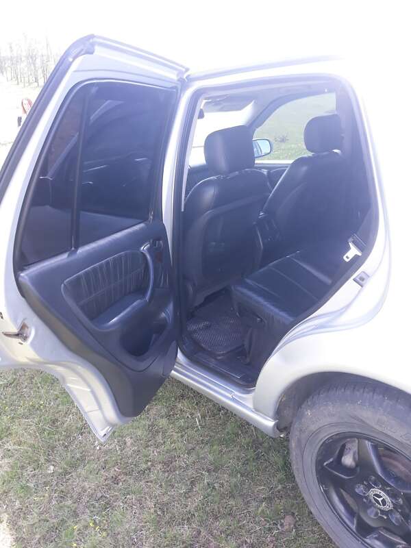 Внедорожник / Кроссовер Mercedes-Benz M-Class 2003 в Герце фото 22 Внедорожник / Кроссовер Mercedes-Benz M-Class 2003 в Герце