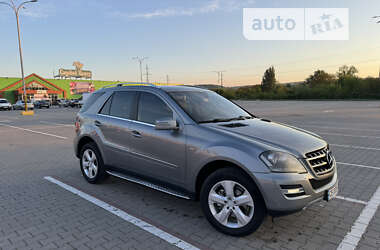 Внедорожник / Кроссовер Mercedes-Benz M-Class 2011 в Черновцах