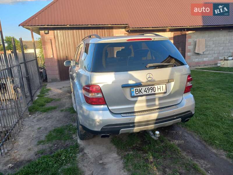 Внедорожник / Кроссовер Mercedes-Benz M-Class 2006 в Березному