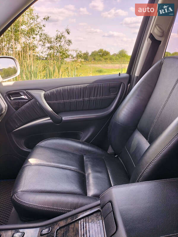 Внедорожник / Кроссовер Mercedes-Benz M-Class 2003 в Вараше