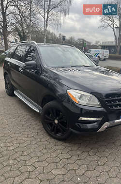Mercedes-Benz M-Class 2012 Mercedes-Benz M-Class 2012