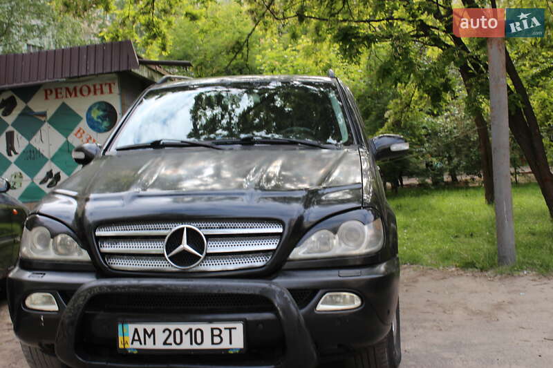 Позашляховик / Кросовер Mercedes-Benz M-Class 2004 в Києві