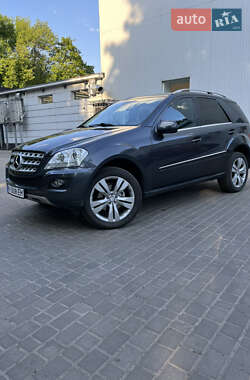 Mercedes-Benz M-Class 2010