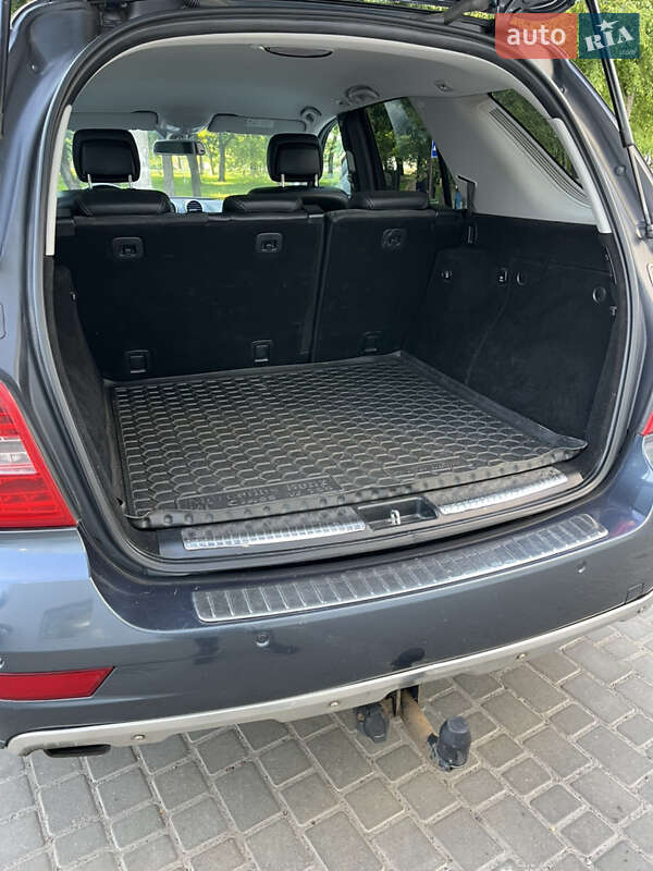 Внедорожник / Кроссовер Mercedes-Benz M-Class 2010 в Полтаве