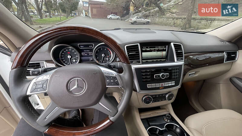 Внедорожник / Кроссовер Mercedes-Benz M-Class 2014 в Николаеве