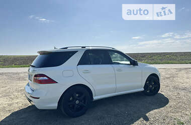 Внедорожник / Кроссовер Mercedes-Benz M-Class 2012 в Черновцах