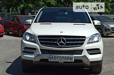 Позашляховик / Кросовер Mercedes-Benz M-Class 2011 в Дніпрі