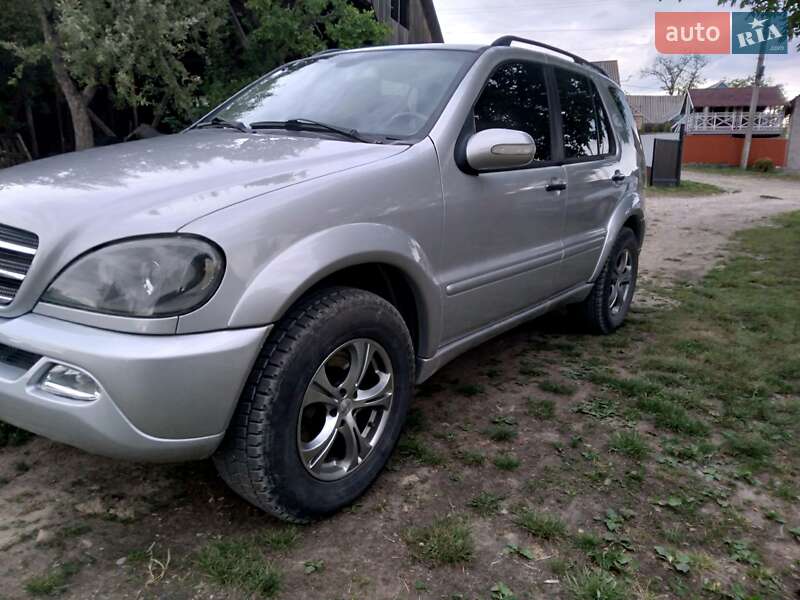 Mercedes-Benz M-Class 2002