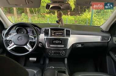 Внедорожник / Кроссовер Mercedes-Benz M-Class 2011 в 