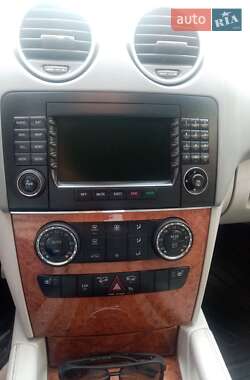Внедорожник / Кроссовер Mercedes-Benz M-Class 2006 в 