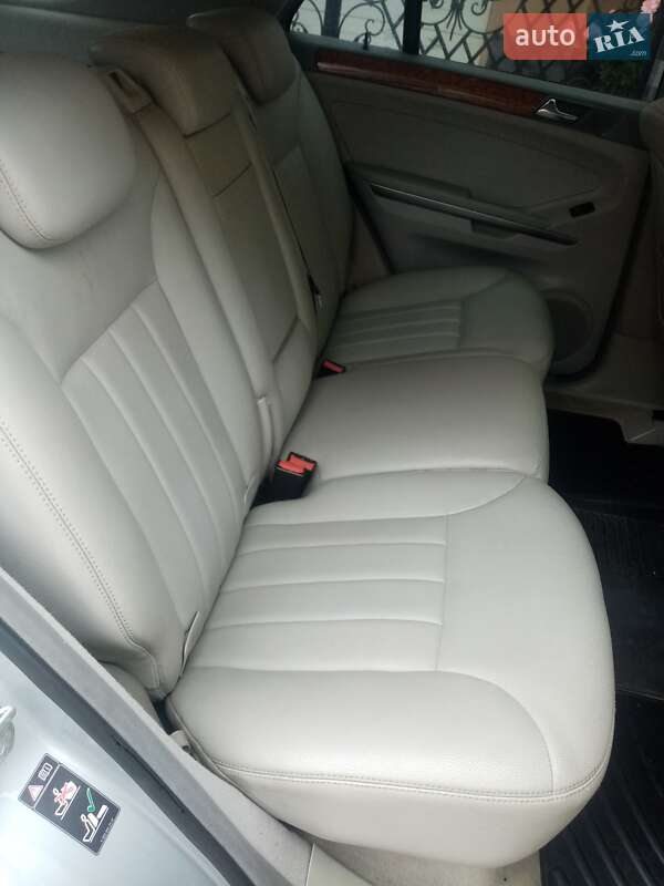Внедорожник / Кроссовер Mercedes-Benz M-Class 2006 в Хусте