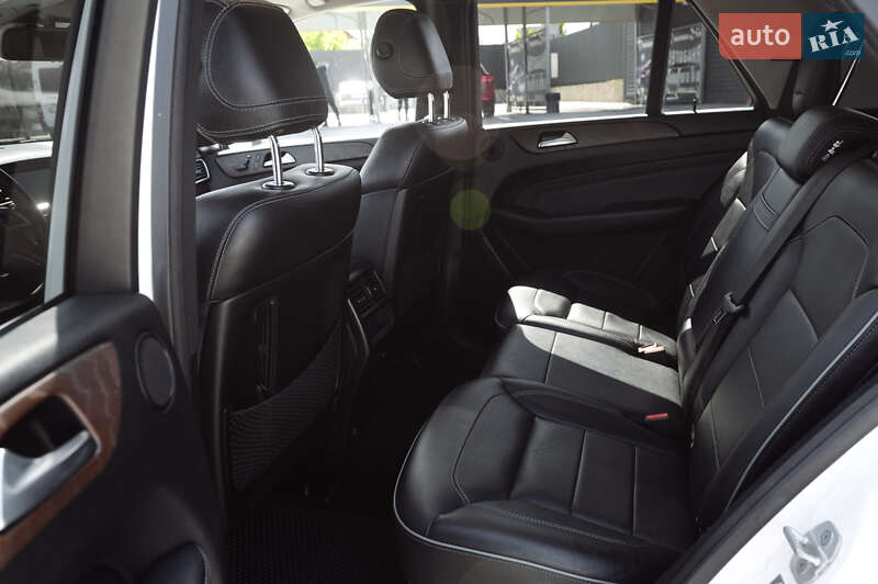 Внедорожник / Кроссовер Mercedes-Benz M-Class 2011 в Тернополе