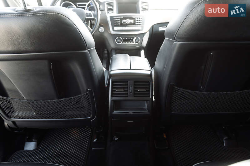 Внедорожник / Кроссовер Mercedes-Benz M-Class 2011 в Тернополе