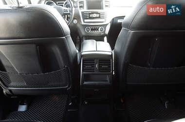 Внедорожник / Кроссовер Mercedes-Benz M-Class 2011 в 