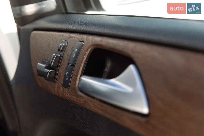 Внедорожник / Кроссовер Mercedes-Benz M-Class 2011 в Тернополе