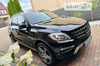 Внедорожник / Кроссовер Mercedes-Benz M-Class 2012 в 