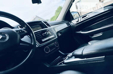 Внедорожник / Кроссовер Mercedes-Benz M-Class 2012 в 