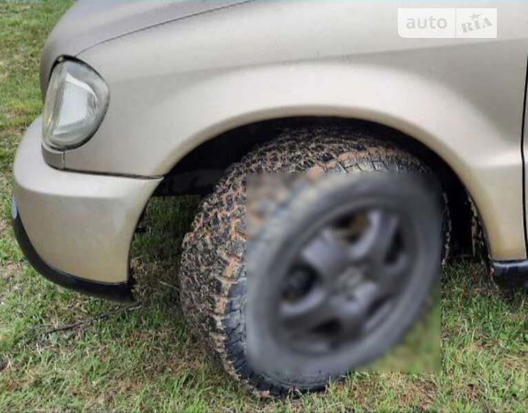 Позашляховик / Кросовер Mercedes-Benz M-Class 2001 в Шептицькому