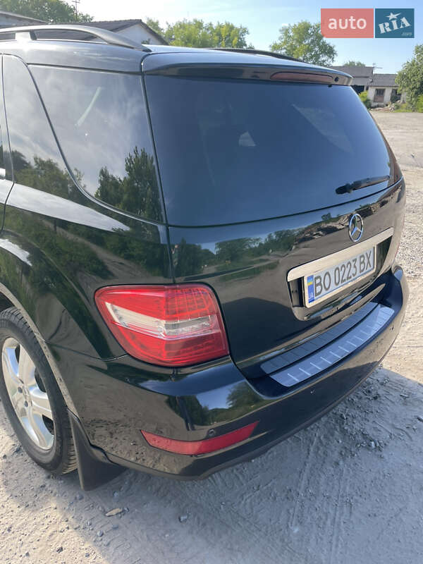 Внедорожник / Кроссовер Mercedes-Benz M-Class 2009 в Козове