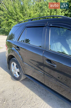 Внедорожник / Кроссовер Mercedes-Benz M-Class 2009 в 