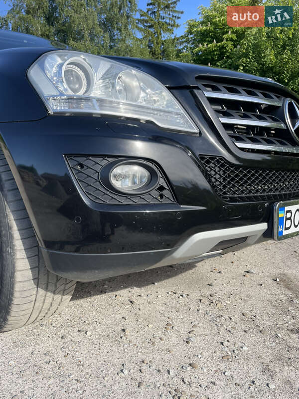 Внедорожник / Кроссовер Mercedes-Benz M-Class 2009 в Козове