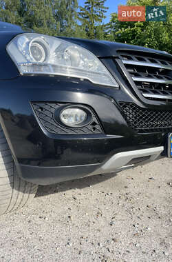 Внедорожник / Кроссовер Mercedes-Benz M-Class 2009 в 