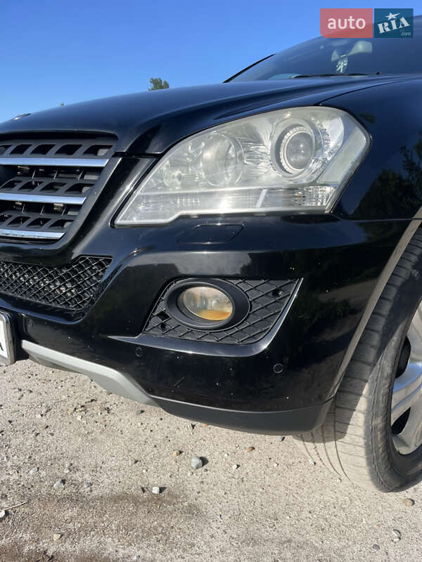 Внедорожник / Кроссовер Mercedes-Benz M-Class 2009 в Козове