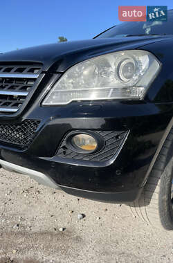 Внедорожник / Кроссовер Mercedes-Benz M-Class 2009 в 